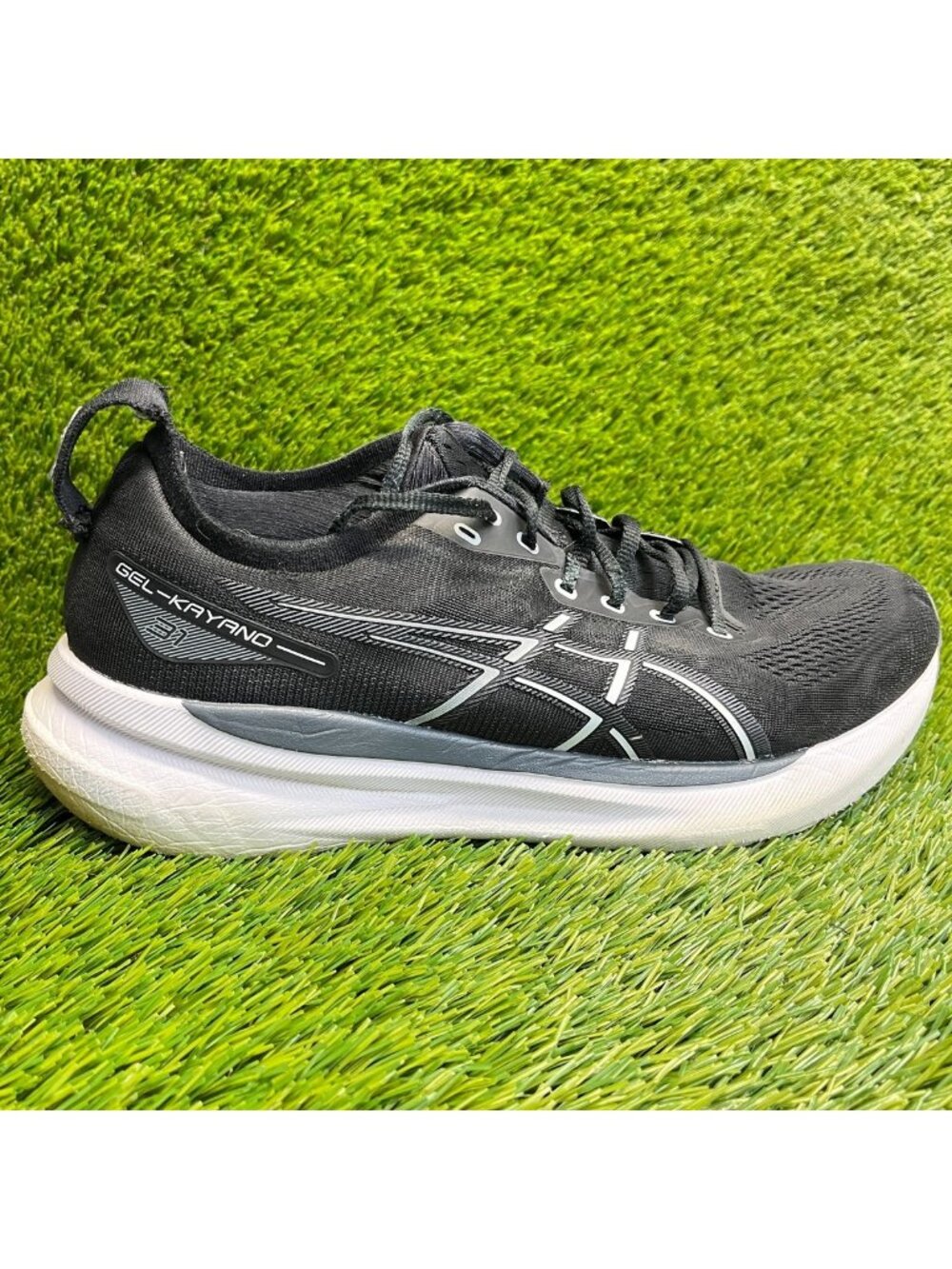 Asics Gel-Kayano 31 Mens Size 11 Black White Athletic Running Shoes Sneakers